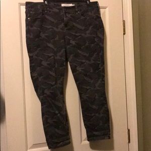 Torrid Camo Ankle Pant. Size 14